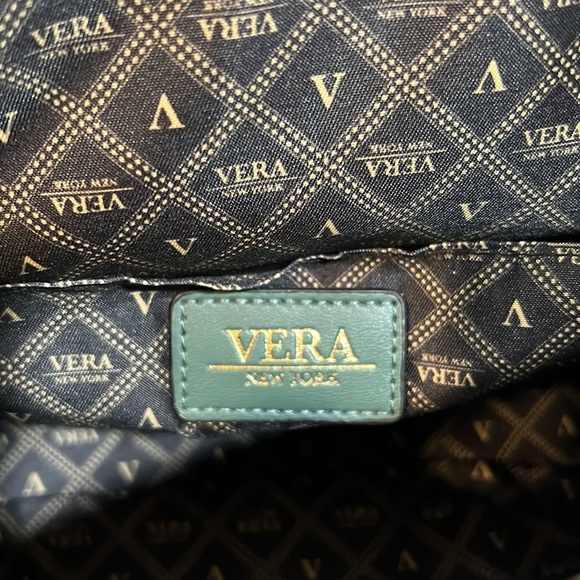 Vera New York Shoulder Bag - Picture 8 of 14
